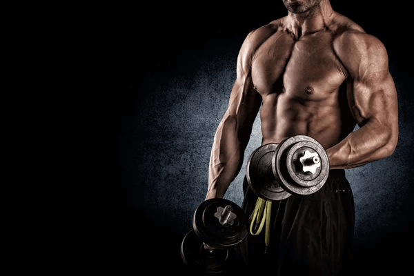 photo d'un homme qui faite de la musculation et prendre des compléments pour prendre de la masse. Les compléments alimentaires pour prendre de la masse sont nombreux