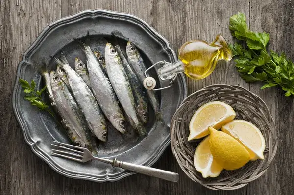 photo of sardines, a food source of natural DMAE, DMAE has many benefits and positive effects on health and facial skin, plus it's an effective nootropic.