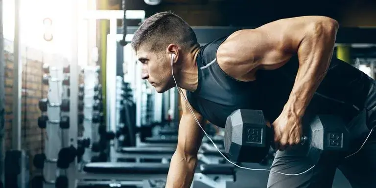 La DHEA permet d'améliorer les performances en musculation, force prise de muscle et perte de gras