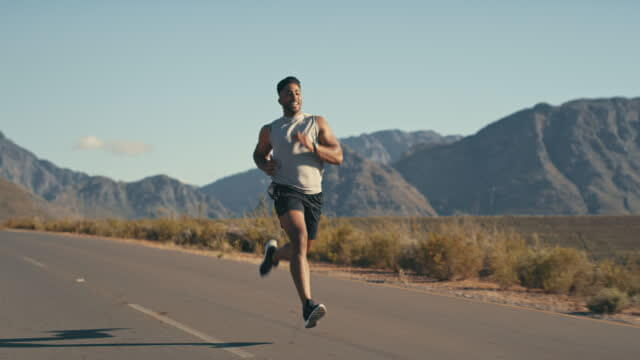 photo of a man running and improving his endurance and muscle-building performance with yohimbe.