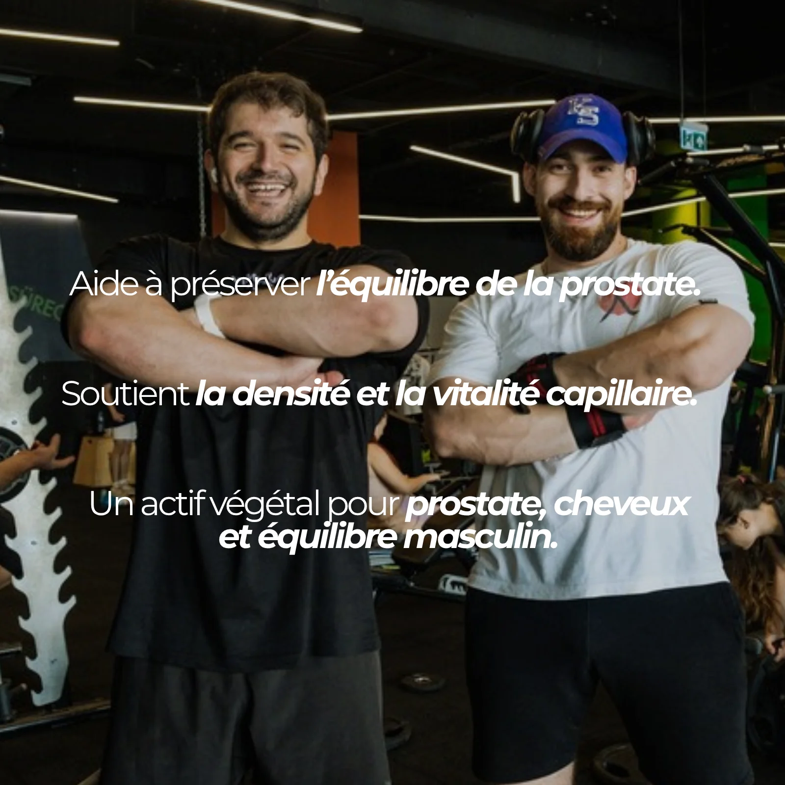 Deux sportifs en salle de sport : le saw palmetto Nutriforce est un extrait de Serenoa repens dosé à 300 mg par gélule, une gélule par jour