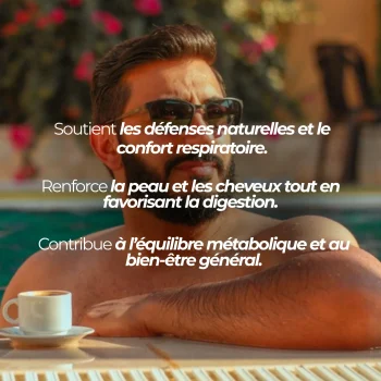 Homme détendu au bord d'un bassin : l'huile de nigelle Nutriforce est proposée en capsules molles, une alternative pratique à l'huile de nigelle à boire