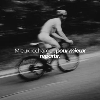 Cycliste en pleine course : le magnésium bisglycinate Nutriforce apporte 250 mg de magnésium élémentaire par portion de trois capsules