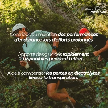 Martin Kern, traileur professionnel et athlète Nutriforce, en course sur un sentier forestier : un gel endurance qui apporte glucides et électrolytes pendant l'effort