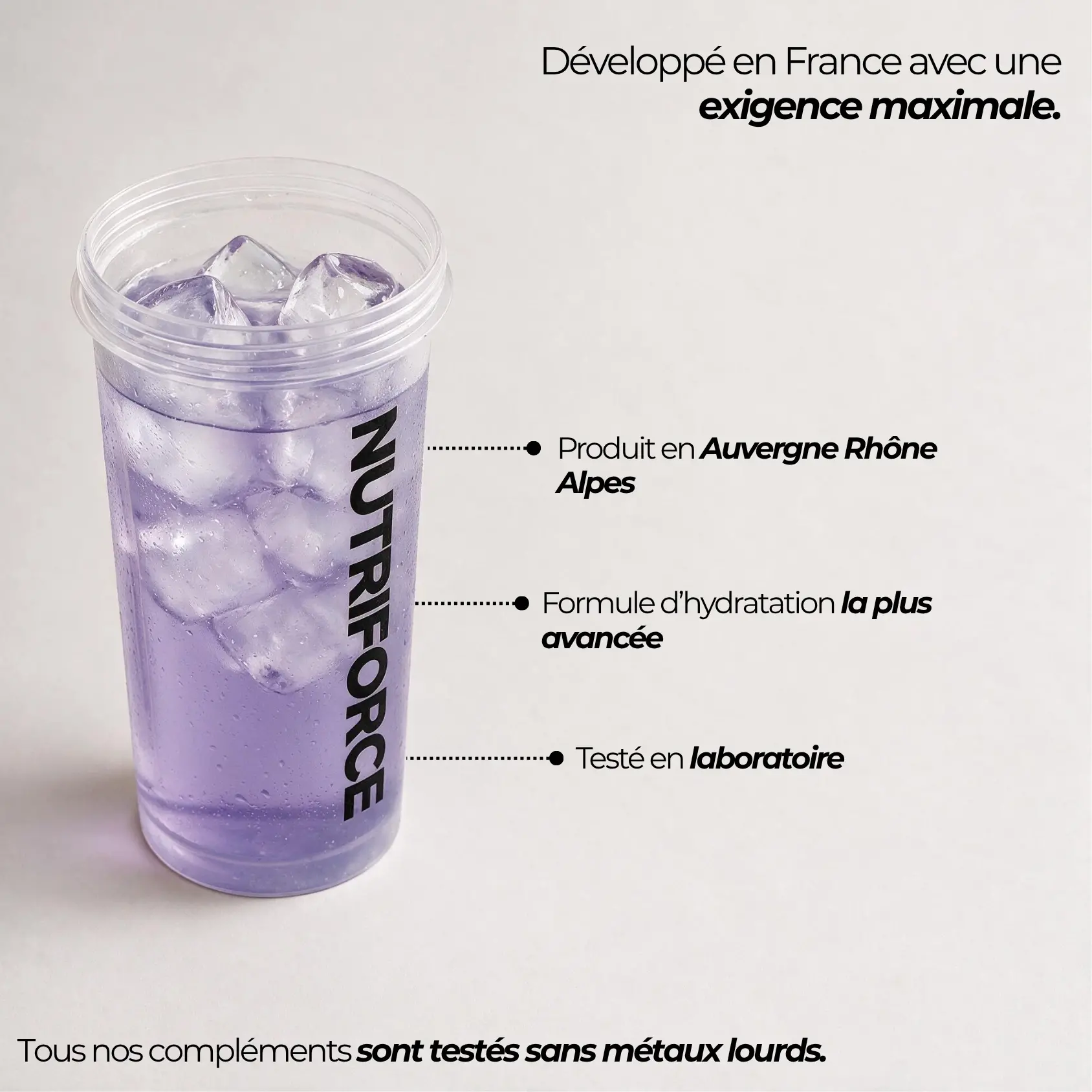 Complément d'électrolytes saveur cassis avec logos de certifications ingrédients 100% purs et naturels.